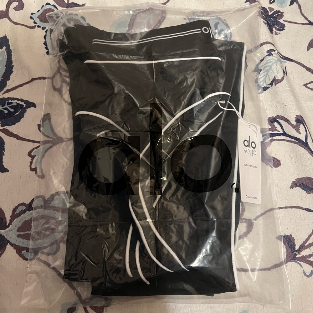 ALO Yoga Black and White Leggings